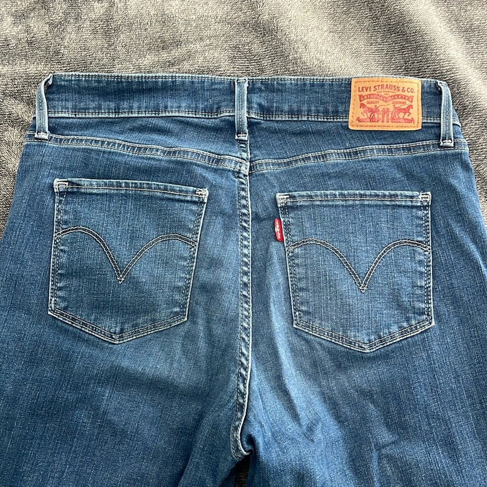 Levi classic mid rise skinny size 12